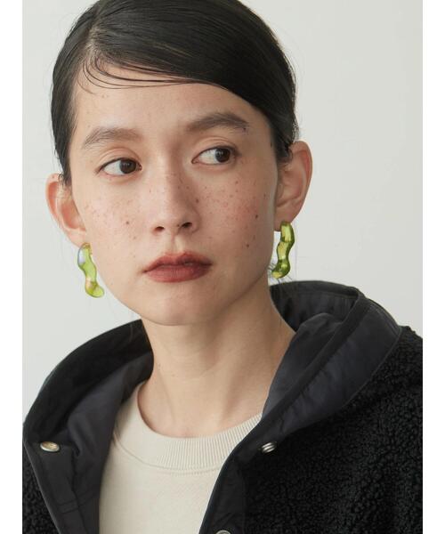 AMERICAN HOLIC（アメリカンホリック）の「【WEB限定】オーロラカラーアクリルピアス（ピアス（両耳用）・レディース・グリーン/オレンジ/ブルー/イエロー/クリア・FREE）」の8枚目の写真