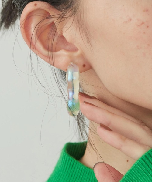 AMERICAN HOLIC（アメリカンホリック）の「【WEB限定】オーロラカラーアクリルピアス（ピアス（両耳用）・レディース・グリーン/オレンジ/ブルー/イエロー/クリア・FREE）」の5枚目の写真