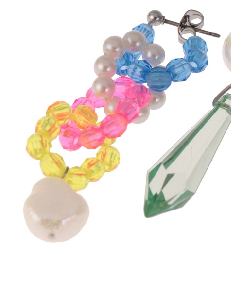 PAMEO POSE（パメオポーズ）の「Toy Beads Pierce（ピアス（両耳用）・レディース・マルチ/ホワイト・FREE）」の11枚目の写真
