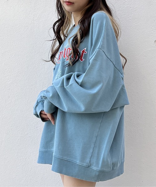 one way(ワンウェイ)の「DAYLIGHT刺繍ロゴオーバーサイズスウェットトレーナー(スウェット・レディース・ホワイト/パープル/ブルー/ブラック・FREE)」の5枚目の写真