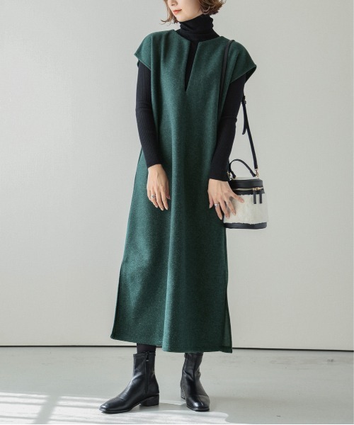 AMELY(エミリー)の「キーネック大人ワンピース(ワンピース・レディース・グリーン/ネイビー/ブラック/ベージュ系その他/ブラウン・フリー)」の1枚目の写真