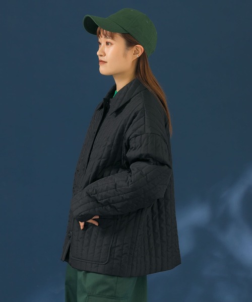 HEYUMM(ヘユム)の「キルティングショートジャケット(その他アウター・レディース・ブラック/アイボリー・ONE)」の3枚目の写真