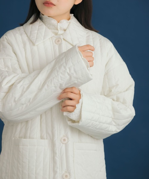 HEYUMM(ヘユム)の「キルティングショートジャケット(その他アウター・レディース・ブラック/アイボリー・ONE)」の10枚目の写真