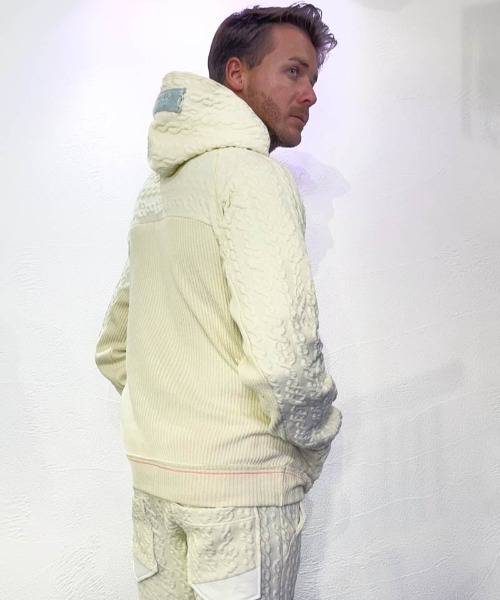 FranCisT_MOR.K.S.(フランシストモークス)の「FranCisT_MOR.K.S./フランシスト モークス/CABLE x BOUCLE RIB HOODIE(パーカー・メンズ・ホワイト/ブラック・2/4/3)」の8枚目の写真