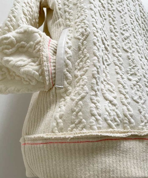 FranCisT_MOR.K.S.(フランシストモークス)の「FranCisT_MOR.K.S./フランシスト モークス/CABLE x BOUCLE RIB HOODIE(パーカー・メンズ・ホワイト/ブラック・2/4/3)」の6枚目の写真