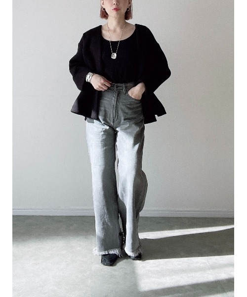 Yucca(ユッカ)の「裾フリンジデニムワイドパンツ(MEKKE 低身長向け)(デニムパンツ・レディース・ブラック/ブルー・X-SMALL/SMALL/MEDIUM)」の7枚目の写真