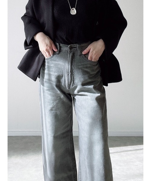 Yucca(ユッカ)の「裾フリンジデニムワイドパンツ(MEKKE 低身長向け)(デニムパンツ・レディース・ブラック/ブルー・X-SMALL/SMALL/MEDIUM)」の9枚目の写真
