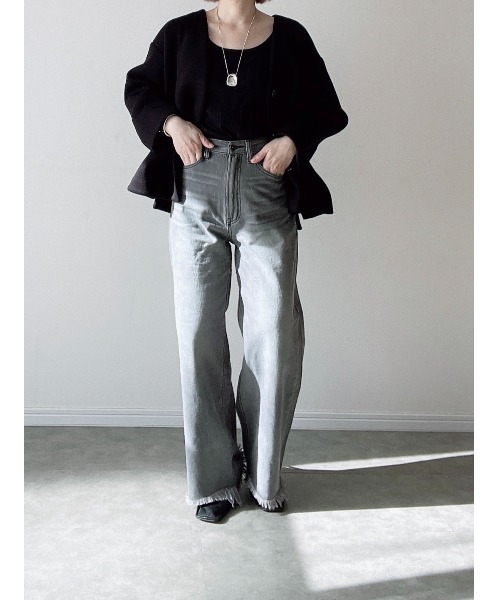 Yucca(ユッカ)の「裾フリンジデニムワイドパンツ(MEKKE 低身長向け)(デニムパンツ・レディース・ブラック/ブルー・X-SMALL/SMALL/MEDIUM)」の11枚目の写真