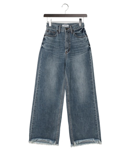 Yucca(ユッカ)の「裾フリンジデニムワイドパンツ(MEKKE 低身長向け)(デニムパンツ・レディース・ブラック/ブルー・X-SMALL/SMALL/MEDIUM)」の4枚目の写真