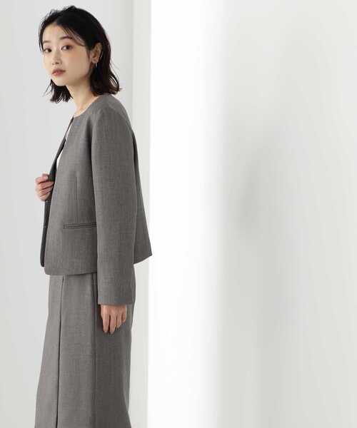 NATURAL BEAUTY BASIC(ナチュラルビューティーベーシック)の「<シャークスキンセットアップシリーズ>ノーカラージャケット(ノーカラージャケット・レディース・ネイビー/グレー・SMALL/MEDIUM)」の3枚目の写真