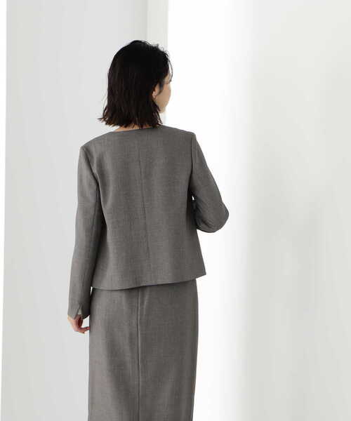 NATURAL BEAUTY BASIC(ナチュラルビューティーベーシック)の「<シャークスキンセットアップシリーズ>ノーカラージャケット(ノーカラージャケット・レディース・ネイビー/グレー・SMALL/MEDIUM)」の5枚目の写真