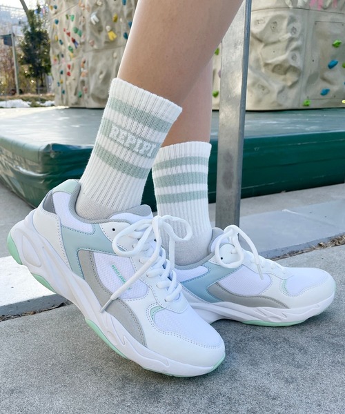 repipi armario（レピピ アルマリオ）の「アーバンライトスニーカー（スニーカー・キッズ・ホワイト×グレー/マルチ/ブラック/ホワイト/ホワイト系2/その他7/ライトグレー・SMALL/MEDIUM/LARGE）」の4枚目の写真