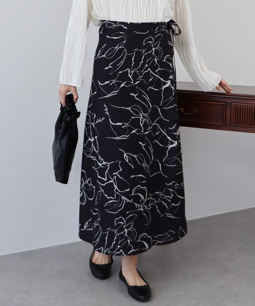 BLUEEAST(ブルーイースト)の「アソート花柄スカート(スカート・レディース・ピンク/ブラック/ホワイト/ブラック系・MEDIUM)」の3枚目の写真