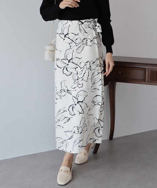BLUEEAST(ブルーイースト)の「アソート花柄スカート(スカート・レディース・ピンク/ブラック/ホワイト/ブラック系・MEDIUM)」の6枚目の写真