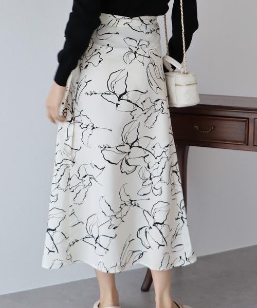 BLUEEAST(ブルーイースト)の「アソート花柄スカート(スカート・レディース・ピンク/ブラック/ホワイト/ブラック系・MEDIUM)」の7枚目の写真