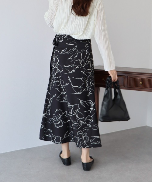 BLUEEAST(ブルーイースト)の「アソート花柄スカート(スカート・レディース・ピンク/ブラック/ホワイト/ブラック系・MEDIUM)」の16枚目の写真