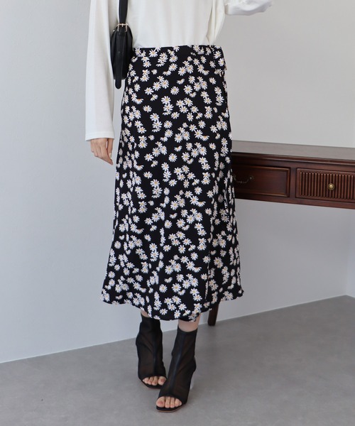 BLUEEAST(ブルーイースト)の「アソート花柄スカート(スカート・レディース・ピンク/ブラック/ホワイト/ブラック系・MEDIUM)」の18枚目の写真
