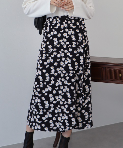 BLUEEAST(ブルーイースト)の「アソート花柄スカート(スカート・レディース・ピンク/ブラック/ホワイト/ブラック系・MEDIUM)」の19枚目の写真