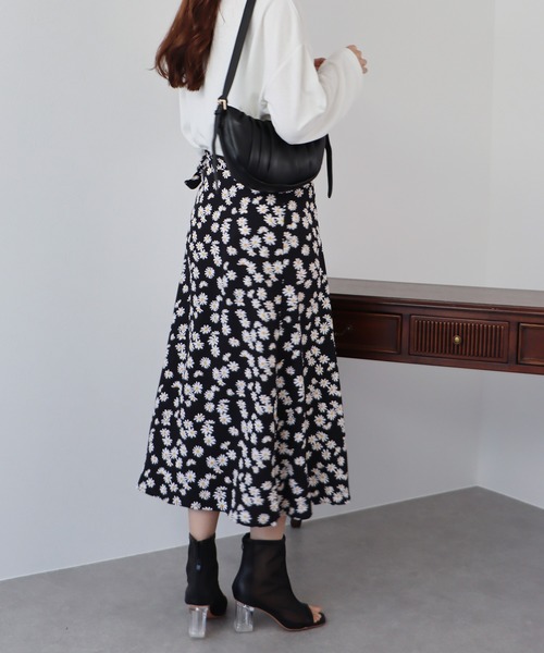 BLUEEAST(ブルーイースト)の「アソート花柄スカート(スカート・レディース・ピンク/ブラック/ホワイト/ブラック系・MEDIUM)」の21枚目の写真