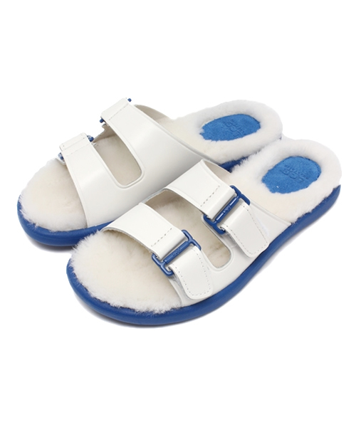 UGG(アグ)の「UGGサンダル McCarty/205-UGG-1006874(サンダル・レディース・ホワイト/ブラック・6/5/7)」の1枚目の写真