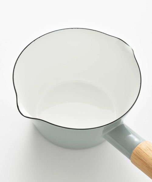BRUNO（ブルーノ）の「BRUNO ブルーノ ホーロー ミルクパン 14cm BHK294（キッチンツール・レディース・グレイッシュベージュ/ブルーグリーン・ﾌﾘ-）」の3枚目の写真