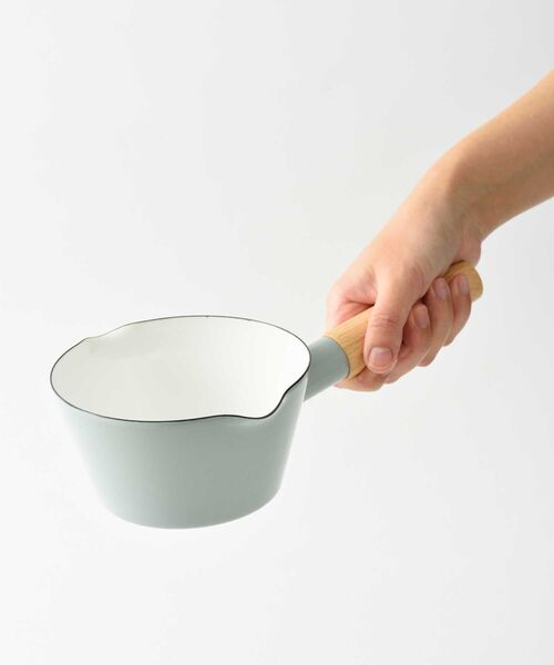 BRUNO（ブルーノ）の「BRUNO ブルーノ ホーロー ミルクパン 14cm BHK294（キッチンツール・レディース・グレイッシュベージュ/ブルーグリーン・ﾌﾘ-）」の6枚目の写真