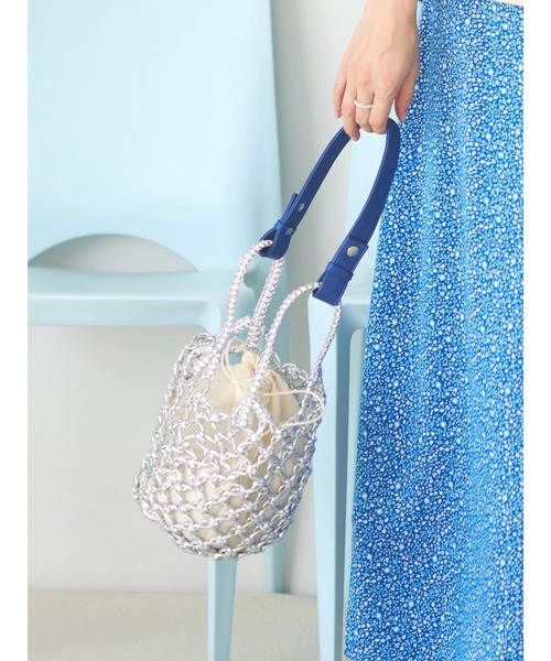 Green　Parks（グリーンパークス）の「OTO.HA.シルバー編みバッグ（ハンドバッグ・レディース・オレンジ/ブルー/イエロー/パープル・FREE）」の2枚目の写真