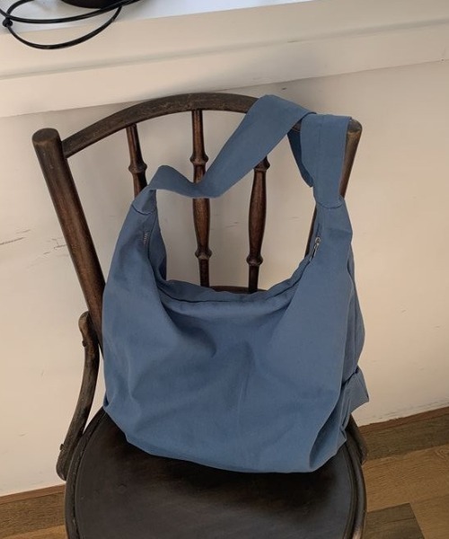 SETUP7(セットアップセブン)の「【SETUP7】ファスナー付きシングルストラップショルダーバッグ KNF(ショルダーバッグ・レディース・ホワイト/ブルー/ブラック/イエロー/レッド・FREE)」の3枚目の写真