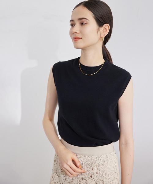 ROPE'（ロペ）の「【ITALY】リブクルーネックノースリーブニット（Tシャツ/カットソー・レディース・ホワイト/ブラック/グリーン・FREE）」の2枚目の写真