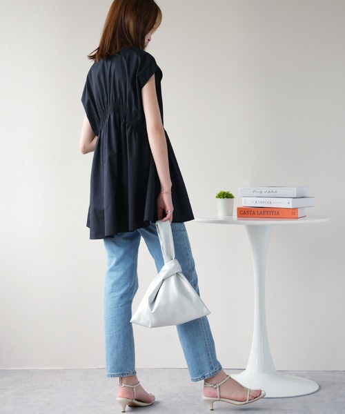 IAMUSE(アイアミューズ)の「シャーリングチュニックシャツ S0972【IAMUSE】(シャツ/ブラウス・レディース・オフホワイト/ブラック・FREE)」の16枚目の写真