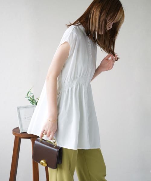 IAMUSE(アイアミューズ)の「シャーリングチュニックシャツ S0972【IAMUSE】(シャツ/ブラウス・レディース・オフホワイト/ブラック・FREE)」の4枚目の写真