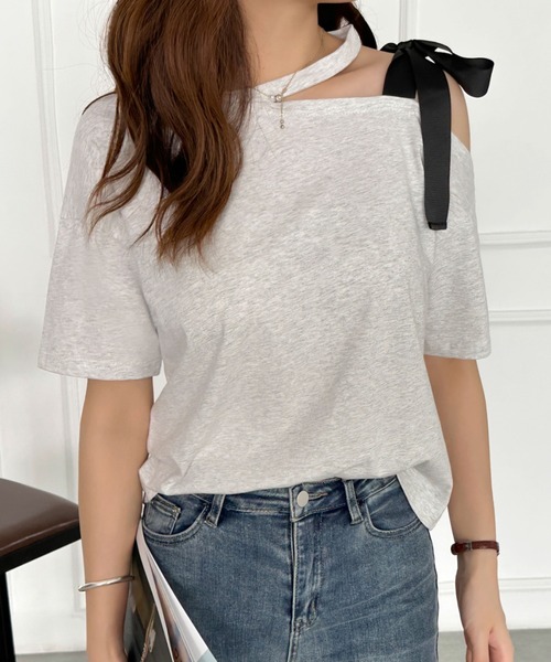 ECLIN(エクラン)の「ワンショルダーリボンカットTシャツ(Tシャツ/カットソー・レディース・グレー/ブルー/ブラック・M/L)」の9枚目の写真