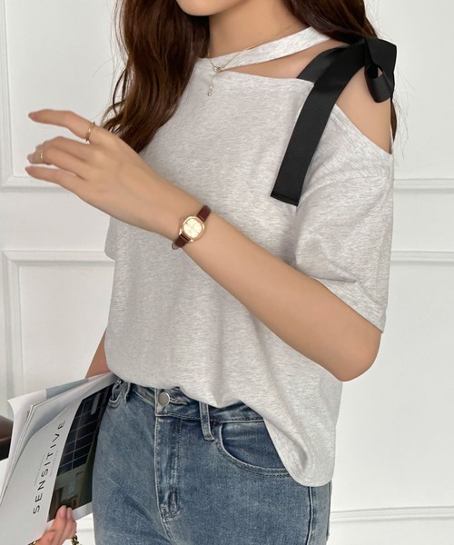 ECLIN(エクラン)の「ワンショルダーリボンカットTシャツ(Tシャツ/カットソー・レディース・グレー/ブルー/ブラック・M/L)」の6枚目の写真