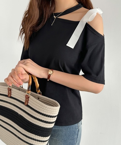 ECLIN(エクラン)の「ワンショルダーリボンカットTシャツ(Tシャツ/カットソー・レディース・グレー/ブルー/ブラック・M/L)」の4枚目の写真