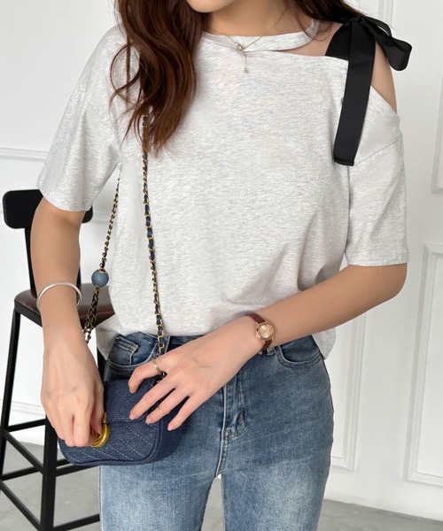 ECLIN(エクラン)の「ワンショルダーリボンカットTシャツ(Tシャツ/カットソー・レディース・グレー/ブルー/ブラック・M/L)」の13枚目の写真