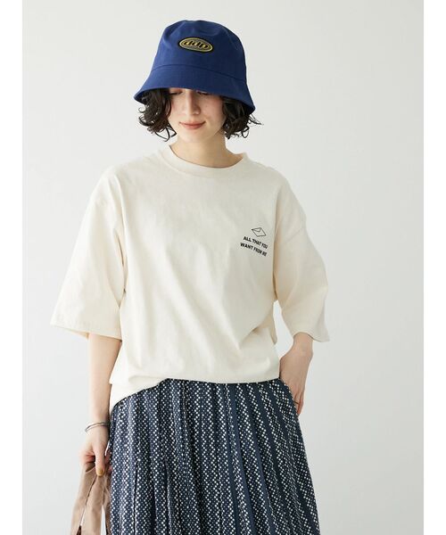 CRAFT STANDARD BOUTIQUE(クラフトスタンダードブティック)の「LETTER TEE(Tシャツ/カットソー・レディース・アイボリー/チャコールグレー/オフホワイト・M/L/XL)」の4枚目の写真