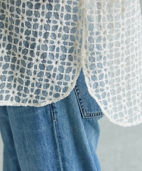 GEVS.(ジェイヴィス)の「<大きいサイズ> シアー刺しゅうブラウス GEVS.(シャツ/ブラウス・レディース・ブラック/ベージュ・4L/LL/L/3L/5L)」の18枚目の写真