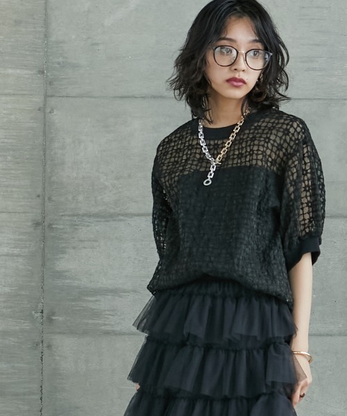 GEVS.(ジェイヴィス)の「<大きいサイズ> シアー刺しゅうブラウス GEVS.(シャツ/ブラウス・レディース・ブラック/ベージュ・4L/LL/L/3L/5L)」の11枚目の写真