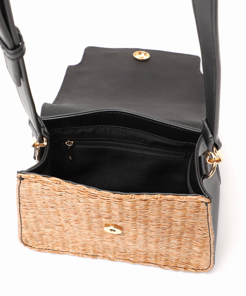 MIAN （ミアン）の「【MIAN/ミアン】 金具ベルト付きフラップBAG（ショルダーバッグ・レディース・ベージュ/ブラック・FREE）」の15枚目の写真