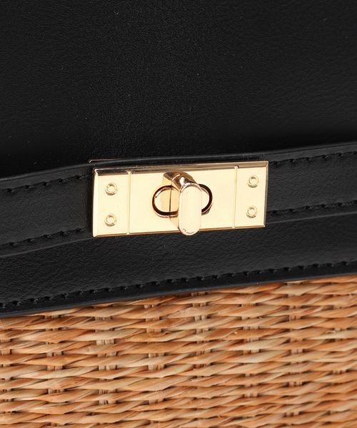 MIAN （ミアン）の「【MIAN/ミアン】 金具ベルト付きフラップBAG（ショルダーバッグ・レディース・ベージュ/ブラック・FREE）」の21枚目の写真