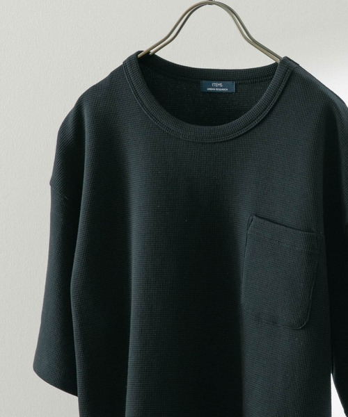 ITEMS URBANRESEARCH(アイテムズ アーバンリサーチ)の「度詰めワッフル クルーネックTシャツ(Tシャツ/カットソー・メンズ・ブラック/ホワイト/ブルー/ブラウン・MEDIUM/LARGE)」の3枚目の写真