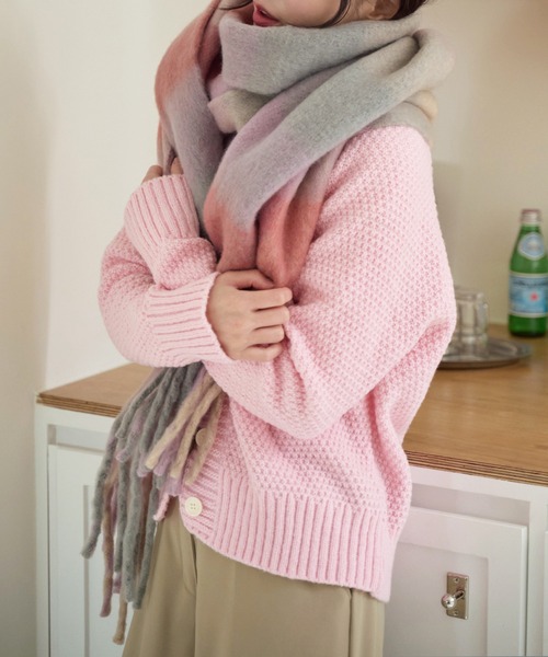 UNE MANSION（ユヌマンション）の「【ウール100％】ふんわりチェック柄ロングマフラー（マフラー・レディース・ブルー/グリーン/オレンジ/グレー/ブラック・ONE SIZE）」の13枚目の写真