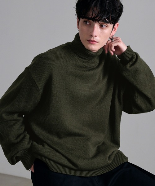 MONO-MART(モノマート)の「ルーズタートルネックニット/ウォッシャブル(ニット/セーター・メンズ・ライトグレー/グレイッシュベージュ/アイボリー/ライトブルー/パープル/ブラック/グレー/チャコール/ワイン・M/L/S)」の5枚目の写真