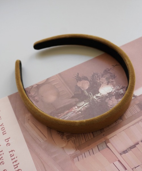 Port（ポート）の「ベロア カチューシャ（カチューシャ・レディース・レッド/ベージュ/ブラック/グリーン/ブルー・FREE）」の2枚目の写真