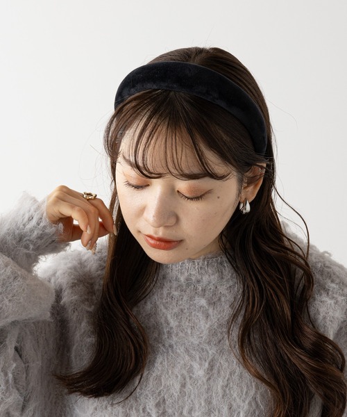 COLONY 2139（コロニートゥーワンスリーナイン）の「ベロアカチューシャ（カチューシャ・レディース・ブラック・FREE）」の6枚目の写真