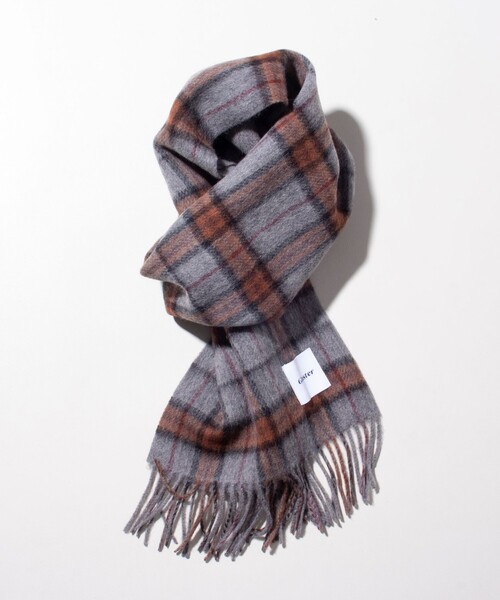 GLOSTER（グロスター）の「【GLOSTER/グロスター】カシミヤブレンドウールマフラー リバーシブル (無地/チェック)（マフラー・メンズ・グリーン系その他/ホワイト系その他2/ブラック系その他/ブラック系その他2/ブルー系その他7/ブルー系その他/ホワイト系その他3/ネイビー系・FREE）」の4枚目の写真