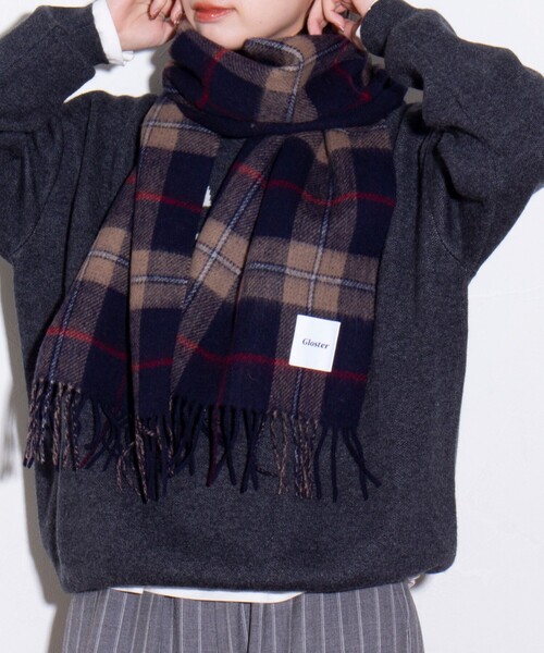 GLOSTER（グロスター）の「【GLOSTER/グロスター】カシミヤブレンドウールマフラー リバーシブル (無地/チェック)（マフラー・メンズ・グリーン系その他/ホワイト系その他2/ブラック系その他/ブラック系その他2/ブルー系その他7/ブルー系その他/ホワイト系その他3/ネイビー系・FREE）」の16枚目の写真