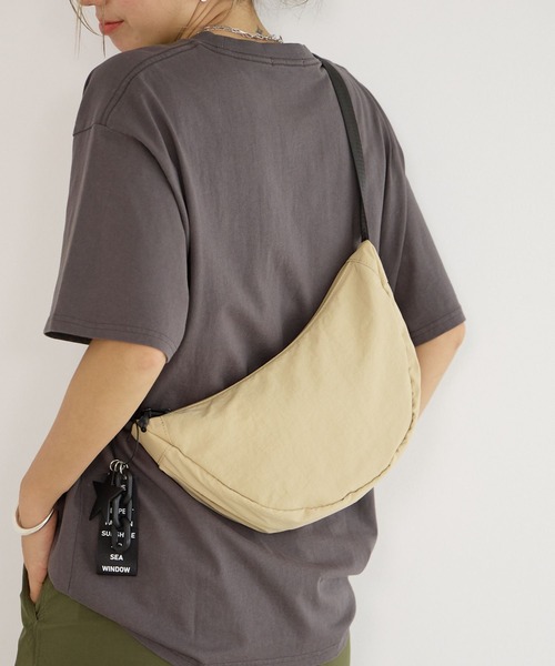 BAYFLOW（ベイフロー）の「チャームツキハーフムーンショルダー