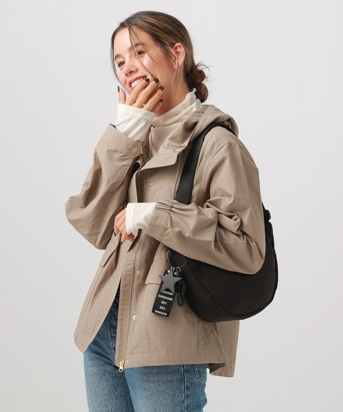 BAYFLOW（ベイフロー）の「チャームツキハーフムーンショルダー（ショルダーバッグ・レディース・グリーン/ブルー/グレー/ベージュ/ブラック/アイボリー・FREE）」の12枚目の写真