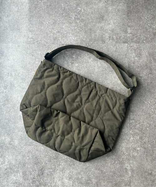 CPCM(シーピーシーエム)の「アソートキルトBIGショルダー(ショルダーバッグ・メンズ・カーキ/グリーン/ブラック/オフホワイト/アイボリー/ブラック系その他・FREE)」の9枚目の写真